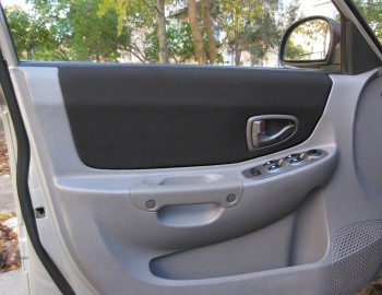 Nabor Vstavok V Dveri Nakladki Na Ruchki Dverej Hyundai Accent